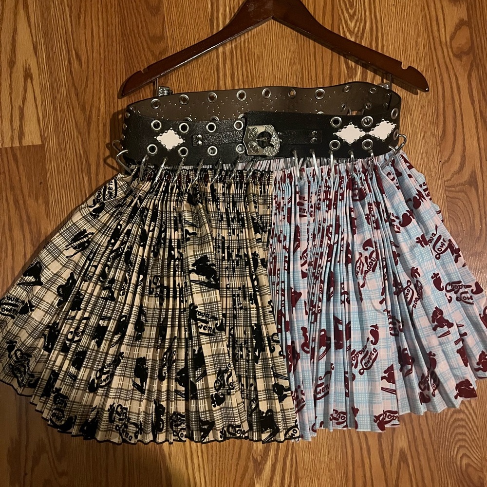 Pleated mini